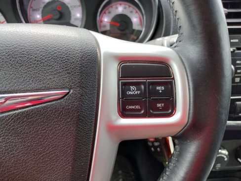 Used 2013 Chrysler 200 Touring image 21