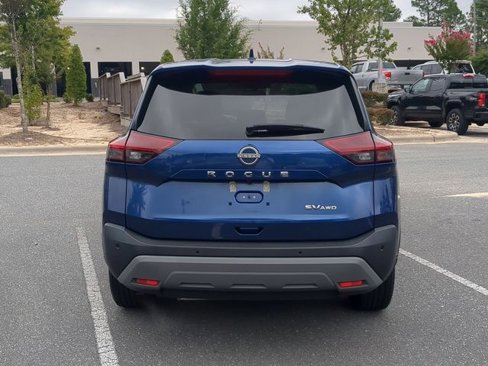 Used 2023 Nissan Rogue SV image 5