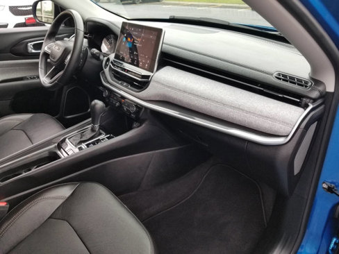 Certified 2022 Jeep Compass Latitude image 11