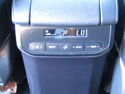 Used 2021 Toyota Highlander XLE image 35