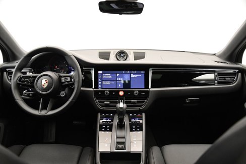 Certified 2025 Porsche Macan Turbo image 23