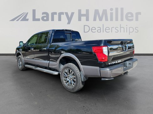 Used 2017 Nissan Titan Platinum Reserve image 3