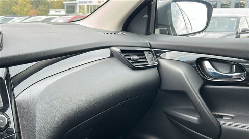 Used 2019 Nissan Rogue Sport SV image 19
