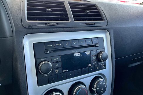 Used 2009 Dodge Challenger SE image 29