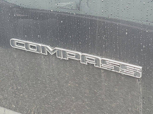 New 2024 Jeep Compass Latitude w/ Sun and Sound Group image 3