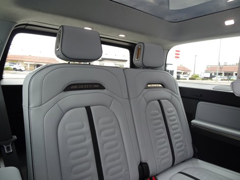 Used 2023 Rivian R1S Adventure image 26