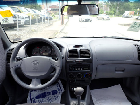 Used 2003 Hyundai Accent GL image 6