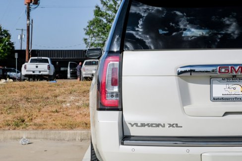 Used 2015 GMC Yukon XL Denali w/ Premium Package image 51