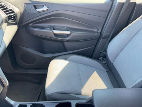 Used 2017 Ford Escape SE w/ SE Cold Weather Package image 13