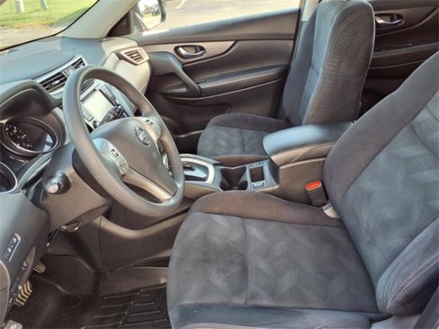 Used 2016 Nissan Rogue SV image 12