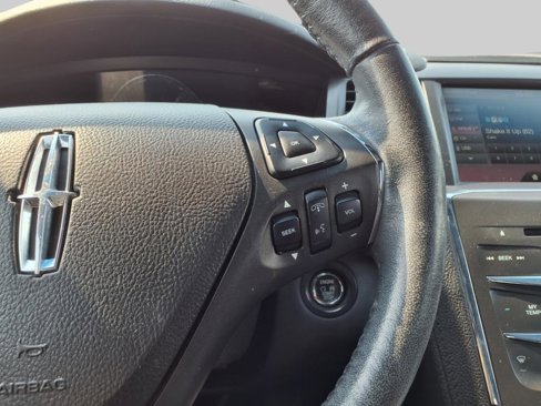 Used 2015 Lincoln MKS AWD image 17
