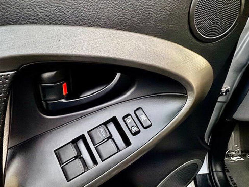 Used 2012 Toyota RAV4 4WD image 17
