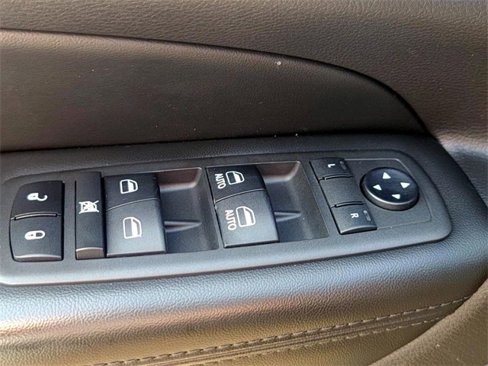 Used 2019 Jeep Grand Cherokee Limited image 31
