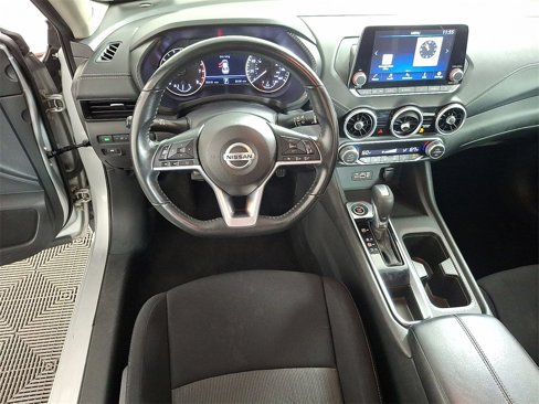 Used 2021 Nissan Sentra SV image 2