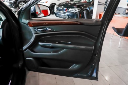 Used 2013 Cadillac SRX Luxury image 24