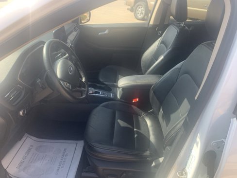 Used 2020 Ford Escape Titanium image 14