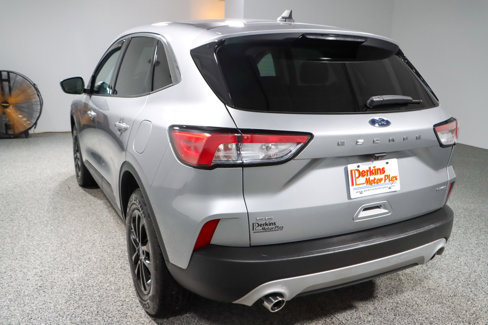 Used 2021 Ford Escape SE w/ Cold Weather Package image 9