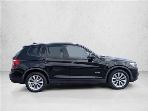 Used 2017 BMW X3 xDrive28i image 4