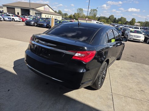 Used 2011 Chrysler 200 Limited image 5