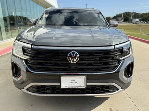 Used 2024 Volkswagen Atlas Cross Sport SE image 7