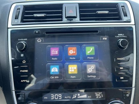 Used 2018 Subaru Outback 2.5i Premium image 17