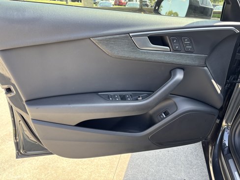 Used 2019 Audi A4 2.0T Premium image 13