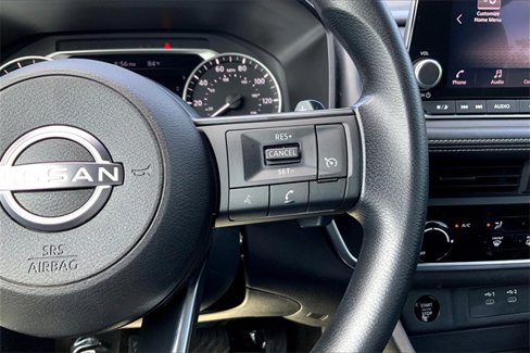 Used 2024 Nissan Rogue S image 18