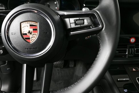 Used 2025 Porsche Macan image 10