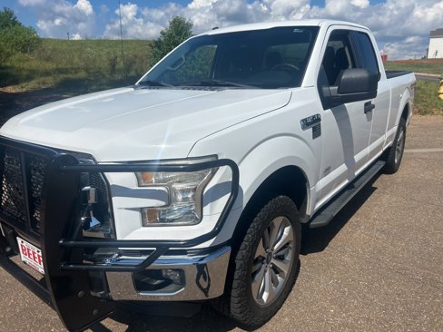 Used 2015 Ford F150 XLT image 3