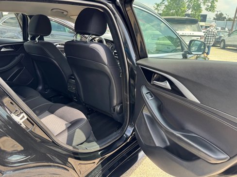 Used 2017 INFINITI QX30 image 17