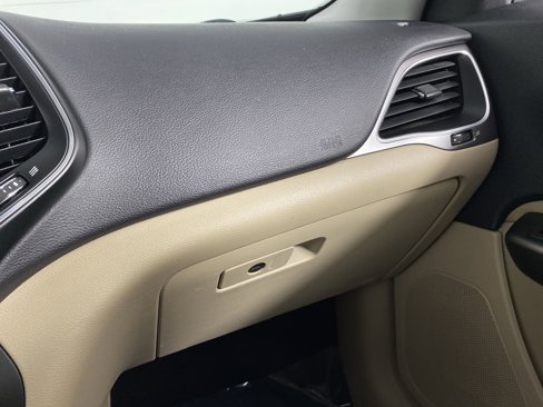 Used 2019 Jeep Cherokee Latitude w/ Popular Appearance Group image 35