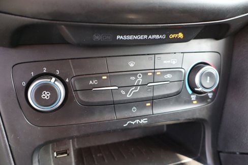 Used 2016 Ford Focus SE w/ SE Sport Package image 20
