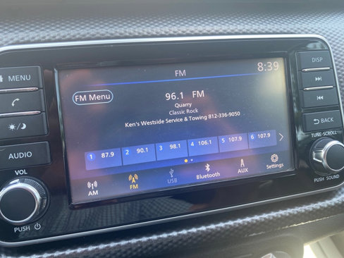 Used 2020 Nissan Kicks S image 19