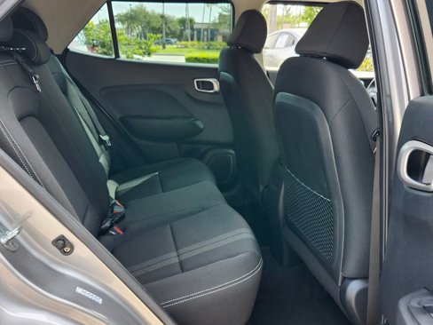 Used 2023 Hyundai Venue SEL image 15