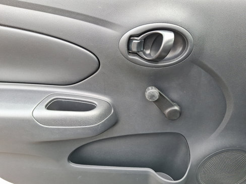 Used 2012 Nissan Versa S image 12