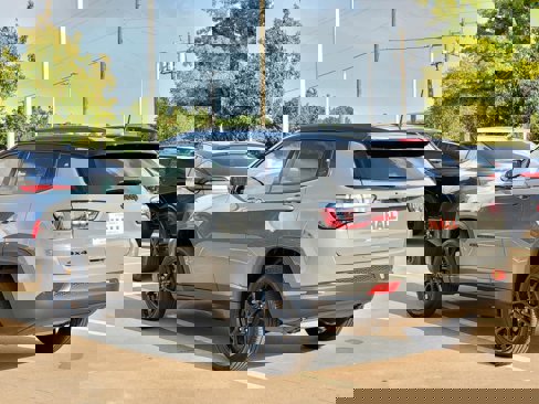 Used 2023 Jeep Compass Altitude image 4