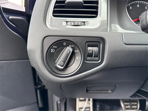 Used 2017 Volkswagen Golf Alltrack SE image 19