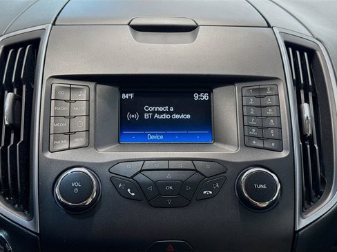 Used 2017 Ford Edge SE image 13