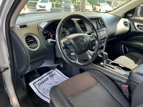 Used 2019 Nissan Pathfinder SV image 13
