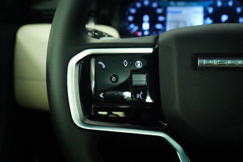 Used 2025 Land Rover Discovery Sport Dynamic SE image 45