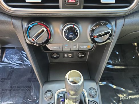 Used 2020 Hyundai Kona SE image 16