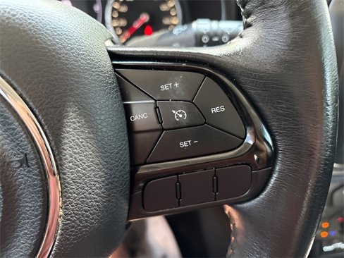 Used 2018 Jeep Renegade Altitude image 10