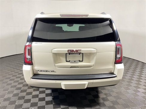 Used 2015 GMC Yukon XL SLT w/ Open Road Package image 14