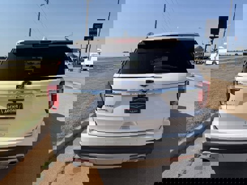 Used 2017 Ford Explorer Limited image 4