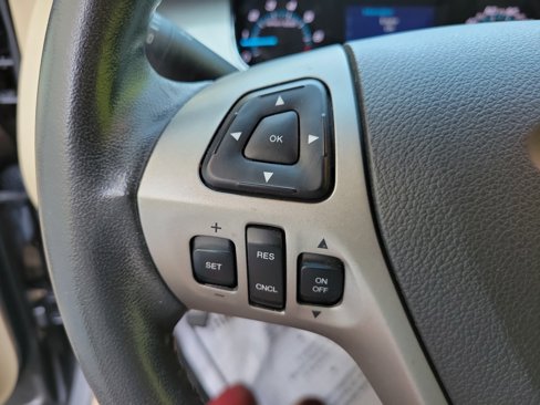 Used 2014 Ford Taurus SEL image 30