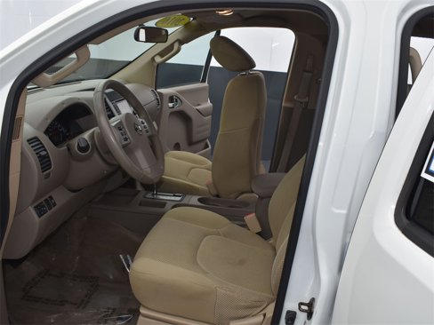 Used 2016 Nissan Frontier SV image 11