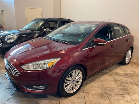 Used 2017 Ford Focus Titanium w/ Titanium Technology Package image 37
