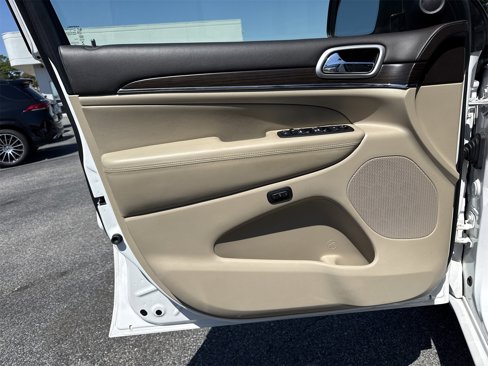 Used 2018 Jeep Grand Cherokee Overland image 35