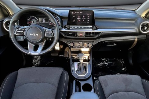 Used 2023 Kia Forte LXS image 7