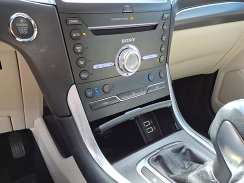 Used 2018 Ford Edge Titanium w/ Equipment Group 301A image 19